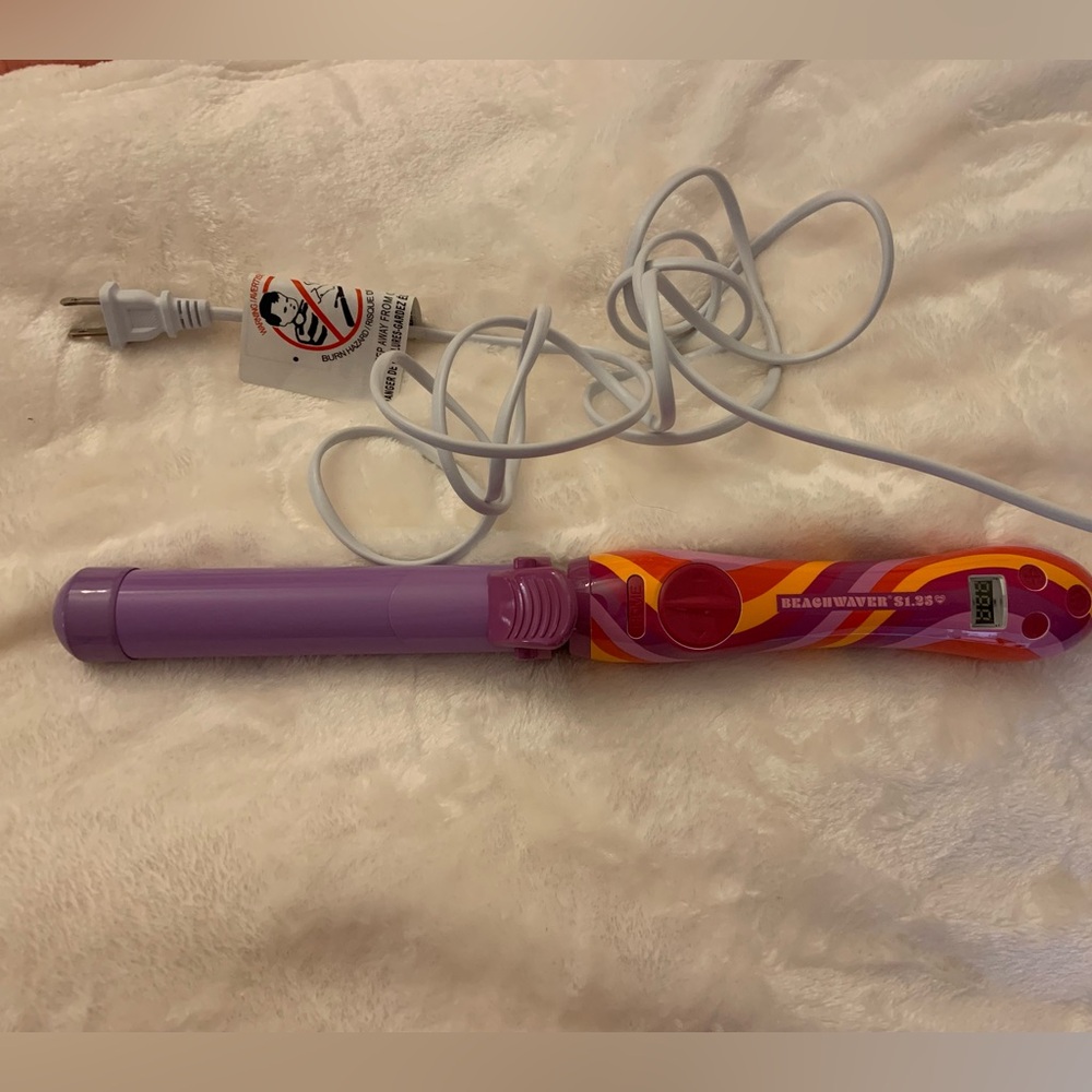 Make an offer! Beachwaver rotating curling iron. 1.25 inch Like new.
